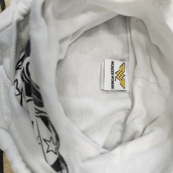 Ladies Wonder Woman Mad Engine Hoodie Sz. Medium - Picture 5 of 6